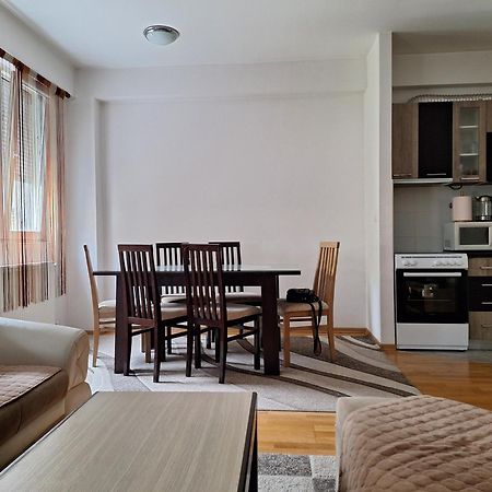 Metropolis Skopje Apartments ภายนอก รูปภาพ
